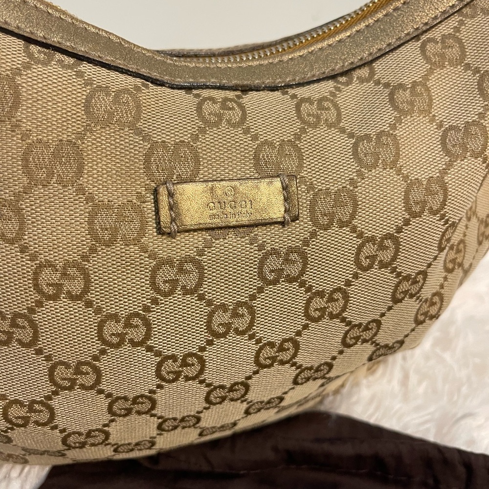 Gucci Beige Monogram Hobo Bag - Picture 3 of 12